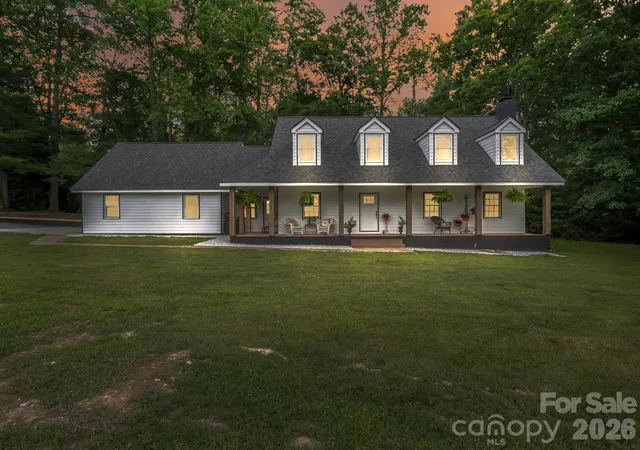 2nd image of 213 Raintree Dr, Hendersonville, NC 28791 | MLS# 4417820