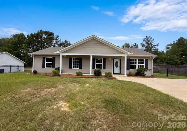 Photo 1 of Single family home for sale at 1411 Foxbrook Cir, Lancaster, SC 29720 | MLS# 4417841 | Listing updated on 2026-10-08