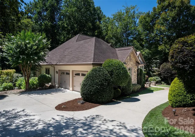 3rd image of 170 Cape Martin Cir, Hendersonville, NC 28791 | MLS# 4417853