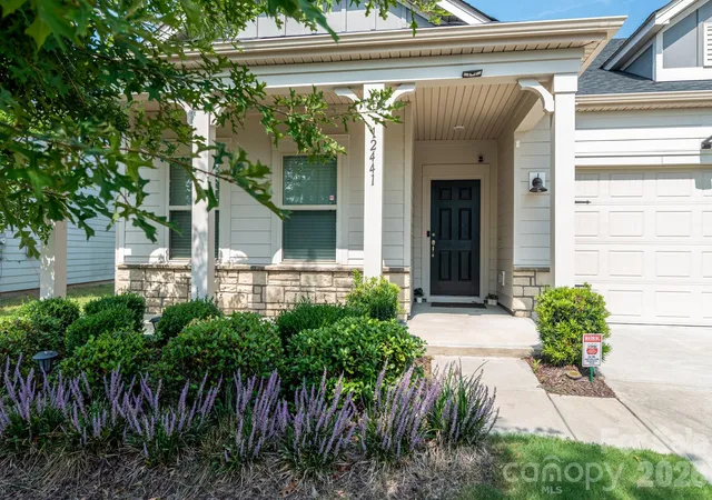 Photo 1 of Single family home for sale at 12441 Stoneybrook Station Pkwy, Huntersville, NC 28078 | MLS# 4417855 | Listing updated on 2026-10-03