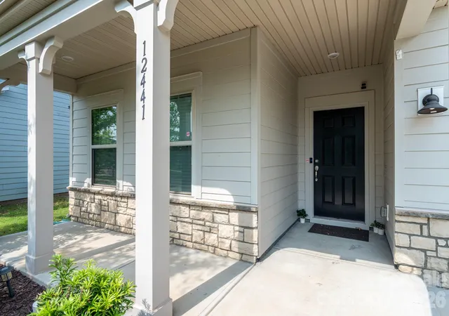Photo 2 of Single family home for sale at 12441 Stoneybrook Station Pkwy, Huntersville, NC 28078 | MLS# 4417855 | Listing updated on 2026-10-03