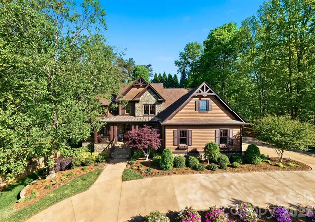 Photo 2 of Single family home for sale at 2748 Trent Dr Ne, Conover, NC 28613 | MLS# 4417858 | Listing updated on 2026-08-31