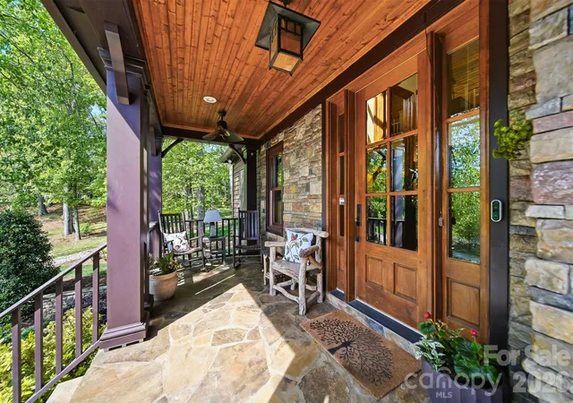 Photo 4 of Single family home for sale at 2748 Trent Dr Ne, Conover, NC 28613 | MLS# 4417858 | Listing updated on 2026-10-22