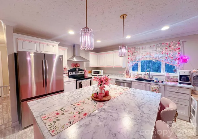 Photo 2 of Single family home for sale at 77 Raccoon Rdg, Marion, NC 28752 | MLS# 4417871 | Listing updated on 2026-10-02