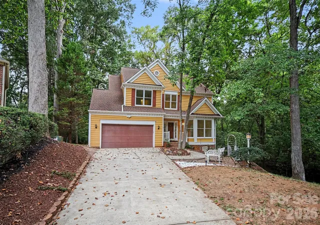 Photo 3 of Single family home for sale at 8401 Tatebrook Ln, Huntersville, NC 28078 | MLS# 4417886 | Listing updated on 2026-09-22