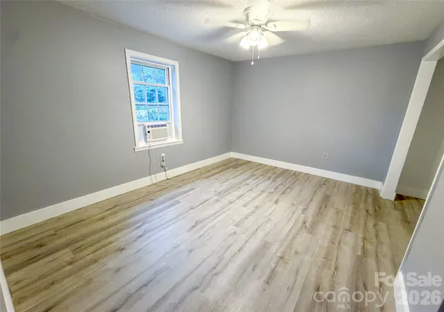 Photo 3 of Single family home for sale at 107 Drake St, Gastonia, NC 28052 | MLS# 4417894 | Listing updated on 2026-10-08