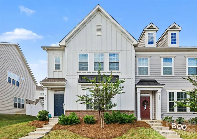 Photo 3 of Townhouse for sale at 933 Cobbled Way, Fort Mill, SC 29715 | MLS# 4417901 | Listing updated on 2026-10-08