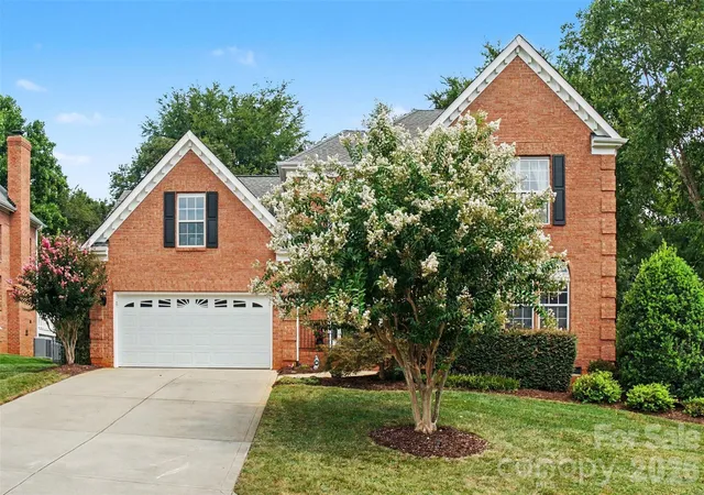 Photo 2 of Single family home for sale at 9303 Brentfield Rd, Huntersville, NC 28078 | MLS# 4417903 | Listing updated on 2026-09-14