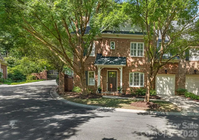 Townhouse for sale at 221 Crownsgate Ct, Charlotte, NC 28207 | MLS# 4417908