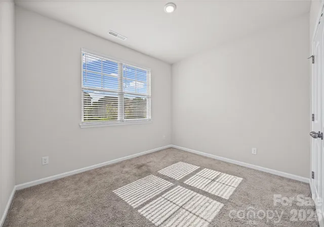 Photo 4 of Single family home for sale at 3036 Bluff Hill Ln, Charlotte, NC 28215 | MLS# 4417925 | Listing updated on 2026-09-15