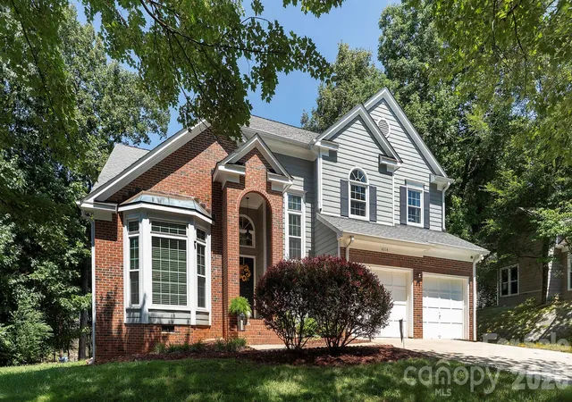 Photo 1 of Single family home for sale at 4314 Silvermere Wy, Charlotte, NC 28269 | MLS# 4417932 | Listing updated on 2026-09-23
