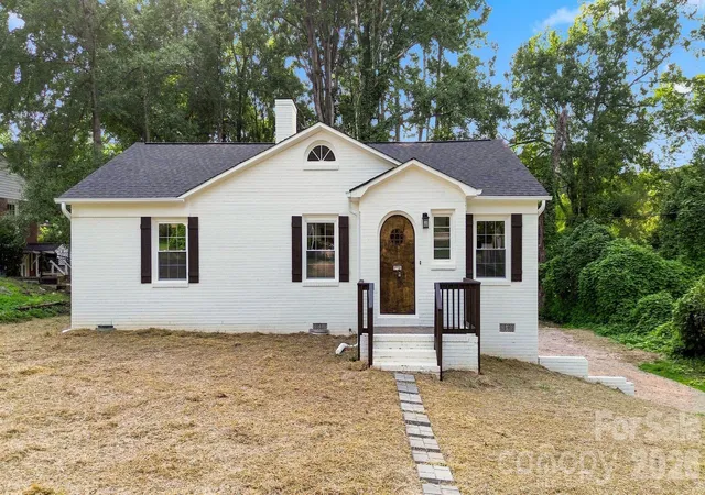 Photo 1 of Single family home for sale at 413 Elizabeth St, Gastonia, NC 28054 | MLS# 4417937 | Listing updated on 2026-09-25