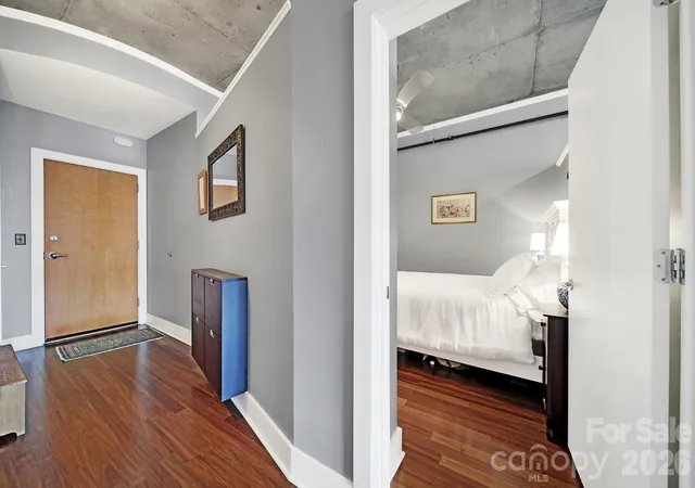 Photo 3 of Condo for sale at 505 E 6Th St #909, Charlotte, NC 28202 | MLS# 4417939 | Listing updated on 2026-10-30