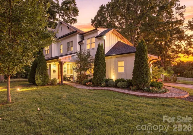 Photo 2 of Single family home for sale at 3135 E Ford Rd, Charlotte, NC 28205 | MLS# 4417962 | Listing updated on 2026-10-01