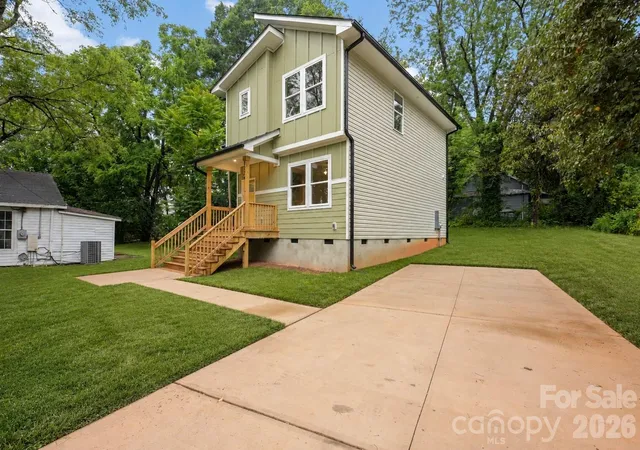 Photo 3 of Single family home for sale at 1324 Old Charlotte Rd, Statesville, NC 28677 | MLS# 4417975 | Listing updated on 2026-09-06