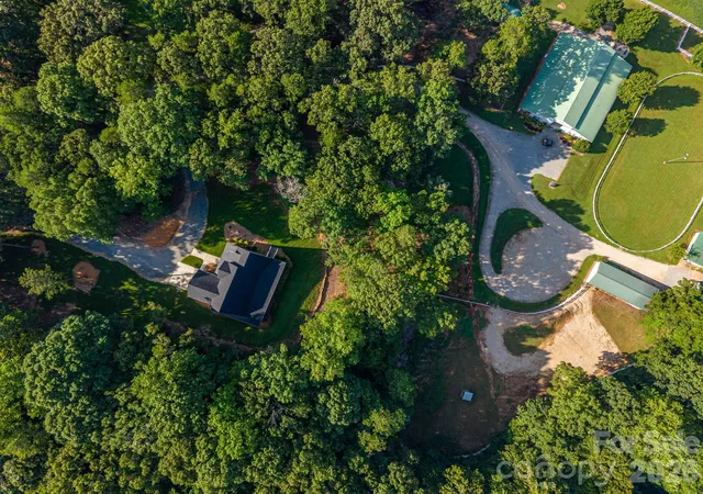 Photo 3 of Single family home for sale at 340 Whippoorwill Ln, Mount Holly, NC 28120 | MLS# 4417978 | Listing updated on 2026-10-10