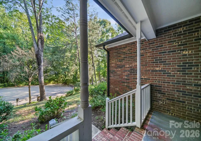Photo 4 of Single family home for sale at 821 Deer Path Pl, Mooresville, NC 28115 | MLS# 4418014 | Listing updated on 2026-10-15