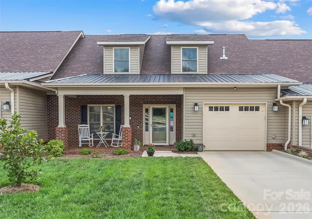 Photo 1 of Townhouse for sale at 962 Trial Pl, Newton, NC 28658 | MLS# 4418018 | Listing updated on 2026-10-05