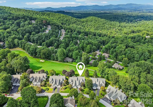 Photo 3 of Condo for sale at 146 Overlook Dr, Flat Rock, NC 28731 | MLS# 4418030 | Listing updated on 2026-08-27