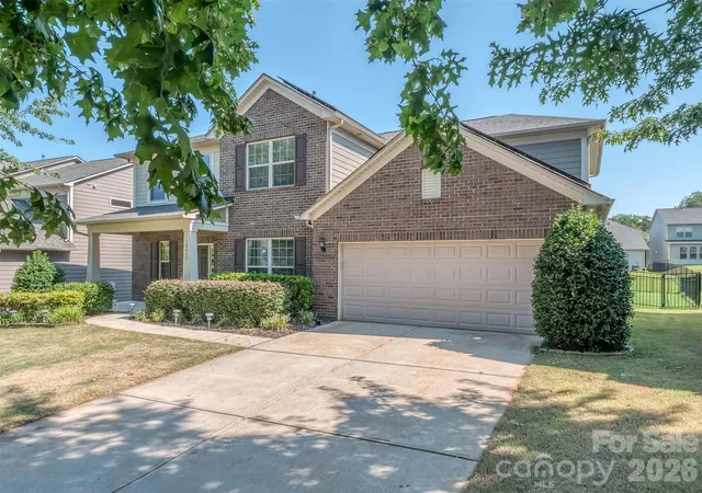 Photo 2 of Single family home for sale at 10433 Honeyfur Ct, Charlotte, NC 28278 | MLS# 4418035 | Listing updated on 2026-09-26