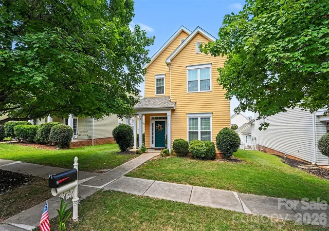Photo 3 of Single family home for sale at 119 E Decatur Ave, Mooresville, NC 28117 | MLS# 4418043 | Listing updated on 2026-09-21