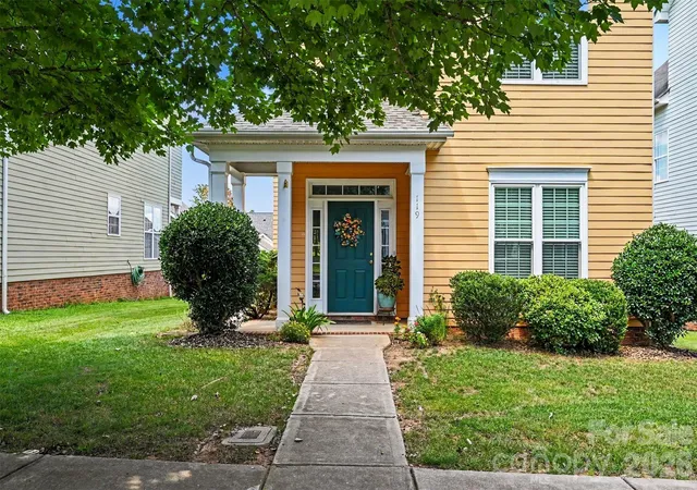 Photo 3 of Single family home for sale at 119 E Decatur Ave, Mooresville, NC 28117 | MLS# 4418043 | Listing updated on 2026-10-08