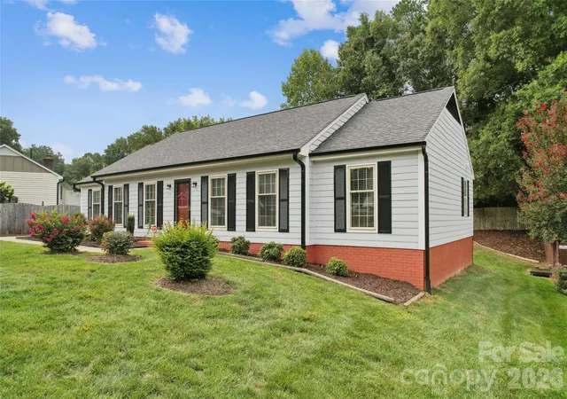 Photo 3 of Single family home for sale at 2114 Varden Ct, Charlotte, NC 28208 | MLS# 4418070 | Listing updated on 2026-08-26