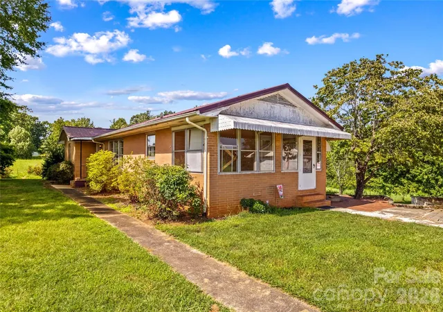 Photo 3 of Single family home for sale at 6714 W Nc 10 Hwy, Vale, NC 28168 | MLS# 4418083 | Listing updated on 2026-09-17