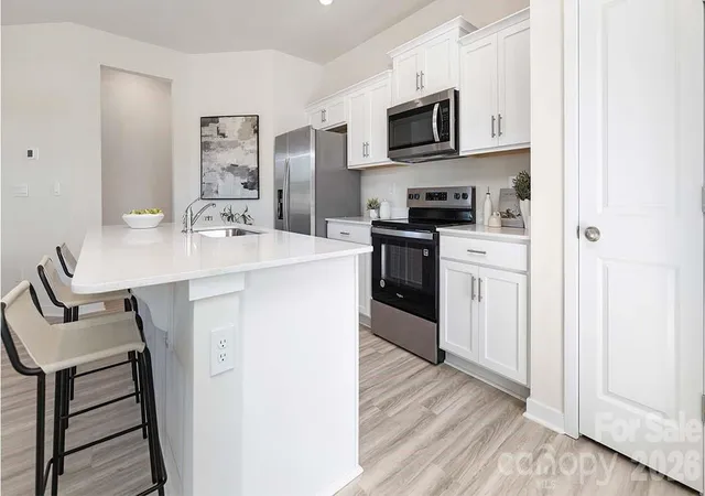 4th image of 12 Katherine Emilie Dr, Hendersonville, NC 28792 | MLS# 4418084