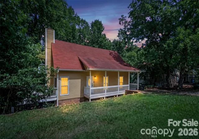 Photo 1 of Single family home for sale at 4066 Triton Dr, Tega Cay, SC 29708 | MLS# 4418087 | Listing updated on 2026-10-01