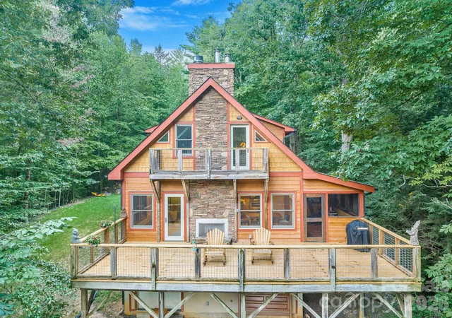 Photo 2 of Single family home for sale at 553 River Bend Dr, Mars Hill, NC 28754 | MLS# 4418089 | Listing updated on 2026-08-29