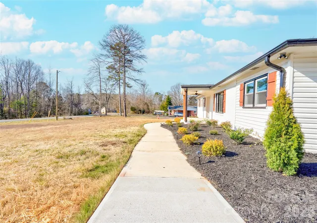 image of 226 Hardin Cir, Grover, NC 28073 | MLS# 4418091
