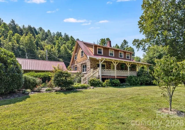 Photo 2 of Single family home for sale at 58 Guntertown Rd, Marshall, NC 28753 | MLS# 4418094 | Listing updated on 2026-09-01
