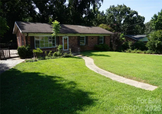 2nd image of 5214 Northview Dr, Hickory, NC 28601 | MLS# 4418097