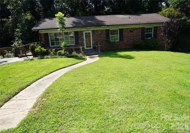 3rd image of 5214 Northview Dr, Hickory, NC 28601 | MLS# 4418097