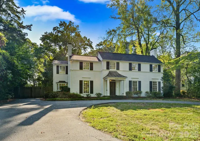 Photo 1 of Single family home for sale at 2035 Pinewood Cir, Charlotte, NC 28211 | MLS# 4418123 | Listing updated on 2026-09-23