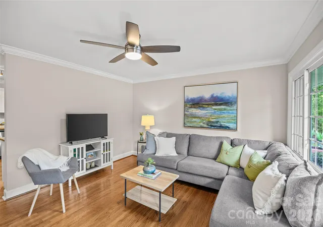 Photo 4 of Sale Pending at 7400 Thorncliff Dr, Charlotte, NC 28210 | MLS# 4418127 | Listing updated on 2026-10-21