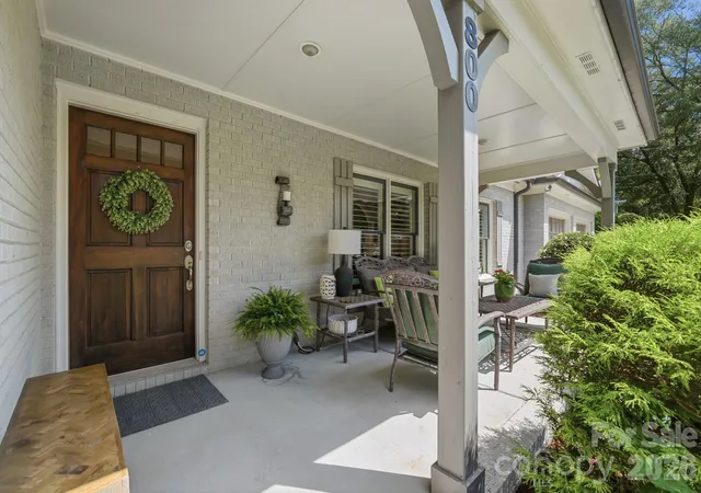Photo 3 of Single family home for sale at 800 Jefferson Dr, Charlotte, NC 28270 | MLS# 4418154 | Listing updated on 2026-10-04