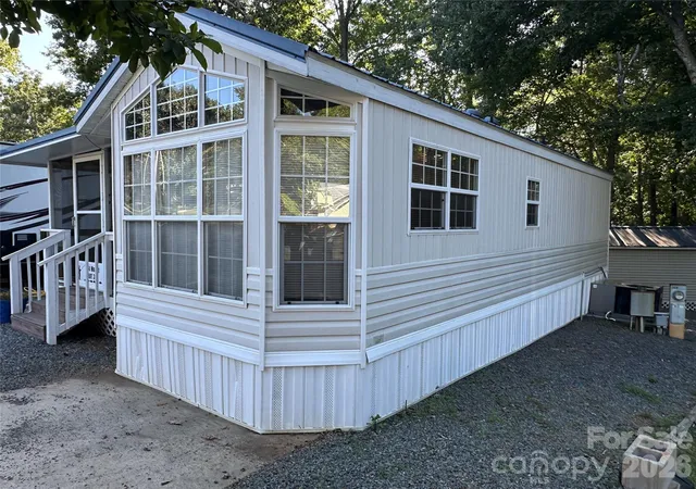 2nd image of 114 Walnut Cir, New London, NC 28127 | MLS# 4418170