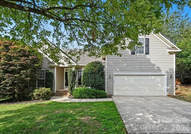 Photo 1 of Single family home for sale at 400 Amersham Ln, Waxhaw, NC 28173 | MLS# 4418171 | Listing updated on 2026-10-09