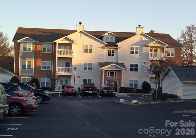 1st image of 10518 Hl Pt Ct, Charlotte, NC 28262