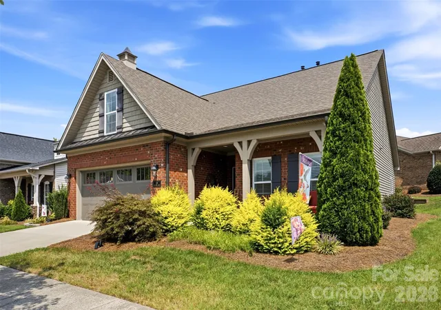 Photo 2 of Sale Pending at 106 Turnberry Ct, Mocksville, NC 27028 | MLS# 4418186 | Listing updated on 2026-09-05