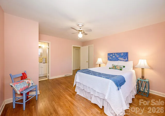 Photo 4 of Single family home for sale at 224 Lyndale Rd, Hendersonville, NC 28739 | MLS# 4418202 | Listing updated on 2026-10-10