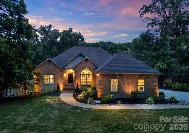 Photo 1 of Single family home for sale at 388 Ponderosa Cir, Mooresville, NC 28117 | MLS# 4418212 | Listing updated on 2026-10-06
