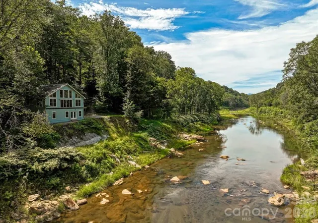 Photo 1 of Single family home for sale at 359 Shull Farm Rd, Burnsville, NC 28714 | MLS# 4418216 | Listing updated on 2026-09-01