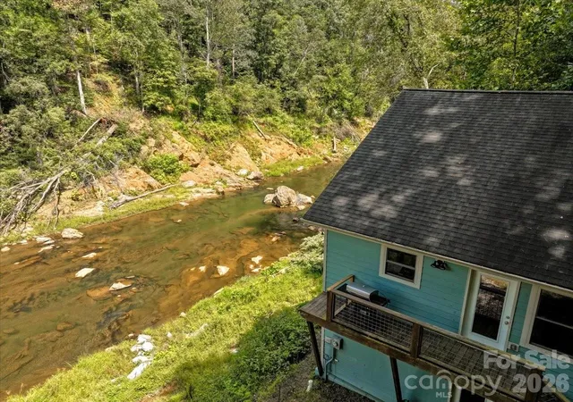 Photo 3 of Single family home for sale at 359 Shull Farm Rd, Burnsville, NC 28714 | MLS# 4418216 | Listing updated on 2026-09-01