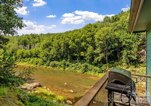 Photo 4 of Single family home for sale at 359 Shull Farm Rd, Burnsville, NC 28714 | MLS# 4418216 | Listing updated on 2026-09-01