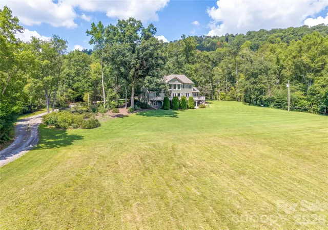 Photo 1 of Single family home for sale at 15809 Us 221 N, Marion, NC 28752 | MLS# 4418221 | Listing updated on 2026-10-02