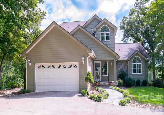 Photo 4 of Single family home for sale at 15809 US 221 N, Marion, NC 28752 | MLS# 4418221 | Listing updated on 2026-10-02