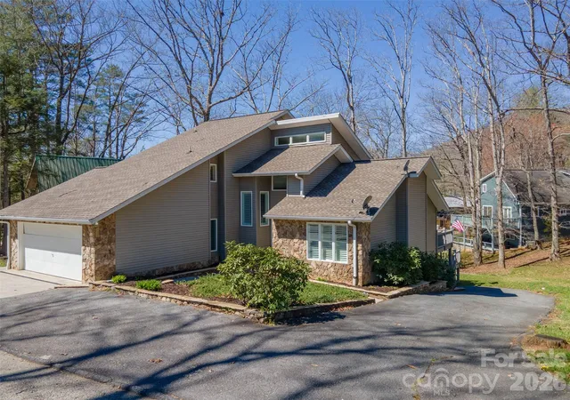 Photo 4 of Single family home for sale at 82 Avisco Rd, Robbinsville, NC 28771 | MLS# 4418224 | Listing updated on 2026-08-26